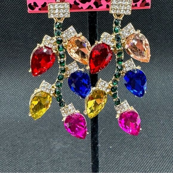 EARRINGS! Betsey Johnson Christmas Lights Dangle Earrings BNWT Colorful Beauty - Picture 4 of 9